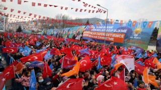 Cumhurbaşkanı Erdoğan: “Her konuda atıp tutan adayları kendi haline bırakın, varsın onlar kendi tiyatrolarını çeviredursunlar”