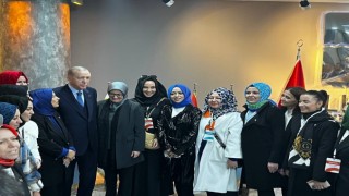 Cumhurbaşkanı Erdoğan kadınların fotoğraf isteğini kırmadı