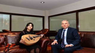 Cumhurbaşkanı Erdoğana keman çalan Ecrin uduna kavuştu