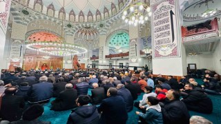 Depremde ağır yara alan Adıyamanda Miraç Kandili idrak edildi