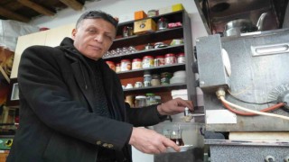 Depremde her şeyini kaybetti, bir tek oğlunun kramponlarına üzüldü