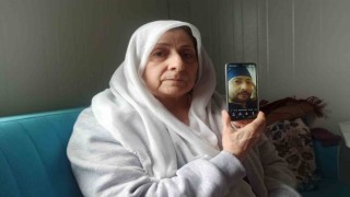 Depremde oğlunu, gelinini ve iki torununu kaybetti