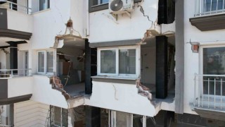 Depremin acısı, binaların üzerindeki korkunç iziyle can yakıyor