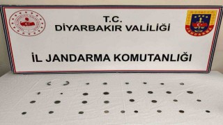 Diyarbakırda 33 adet tarihi obje satmaya çalışan 3 şüpheli yakalandı