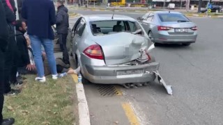 Diyarbakırda minibüs ile otomobil çarpıştı: 2 yaralı