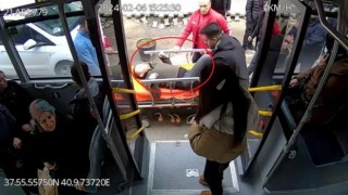 Diyarbakırda otobüs şoförü, rahatsızlanan öğretmeni hastaneye böyle yetiştirdi