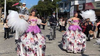 Doğu kışı yaşarken, Datçada Badem Çiçeği Festivali başladı