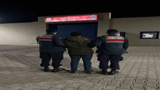 Dolandırıcılık suçundan 6 yıl hapis cezasıyla aranan şahsı jandarma yakaladı