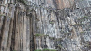 Dünyada nadir jeolojik oluşumlardan biri: Boyabat Bazalt Kayalıkları