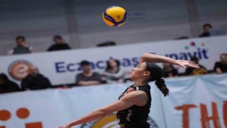Eczacıbaşı Dynavit, Axa Sigorta Kupa Voleyde yarı finale yükseldi