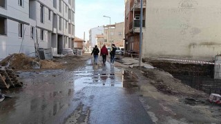 Edirnede bozuk yollar ve su kesintileri vatandaşı canından bezdirdi