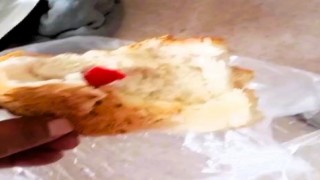 Ekmekten plastik çıktı