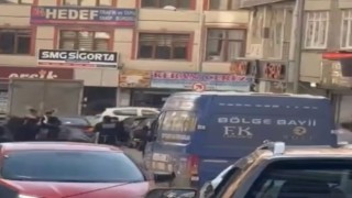 Elazığda cadde ortasında taşlı sopalı kavga: 1 yaralı