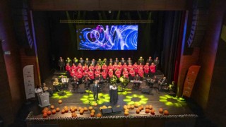 Emekli Evi üyeleri Eskimeyen Şarkılar Konserinde bir araya geldi