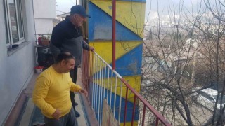 Engelli Ömer bozulan asansör nedeniyle eve hapsoldu