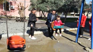 Ertemur; “Evlatlarımızı çamur içindeki parklardan kurtaracağız”