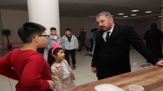 Ertuğrul Başkan her an gençlerle fikir alışverişinde