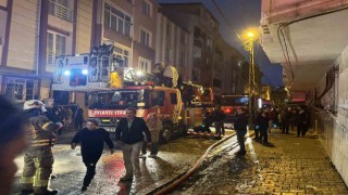 Esenyurtta 4 katlı binada korkutan yangın: Mahsur kalan 12 kişi kurtarıldı