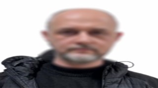 Esenyurtta sahte polis asayiş uygulamasında yakalandı, evinden çıkanlar şok etti