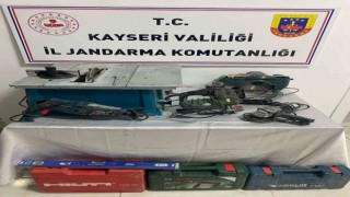 Ev faresi jandarmadan kaçamadı