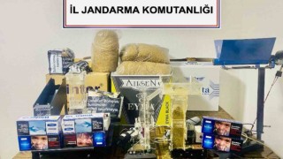 Evde kaçak sigara üretimine operasyon