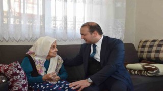 Evde sağlık hizmeti alan vatandaşlar yalnız bırakılmıyor