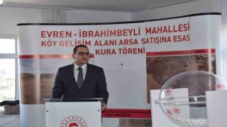 Evren Kaymakamı Kınacı, arsa satış kura törenine katıldı