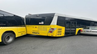 Eyüpsultanda 2 İETT Otobüsü kazaya karıştı