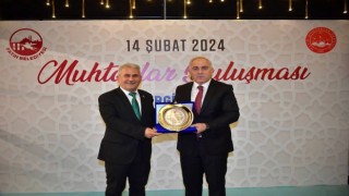 Fatih Belediye Başkanı Turan, muhtarlara yeni dönem projelerini anlattı