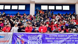 Fatih Belediye Başkanı Turan, Suriçi Basketbol Kupası finalinde gençlerle buluştu