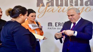 Fatih Belediyesinin düzenlediği yarışmada dereceye giren maharetli kadınlar ödüllerini aldı