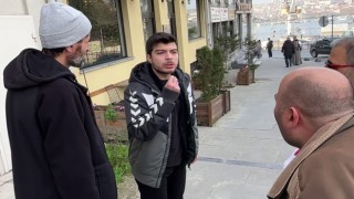 Filistine destek yürüyüşünden dönen vatandaşa yumruk atan sanık hakim karşısında