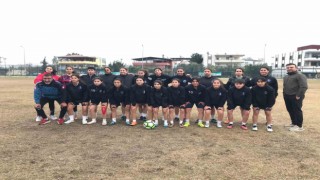 Futbol aşkına, zorlu şartlara rağmen pes etmiyorlar