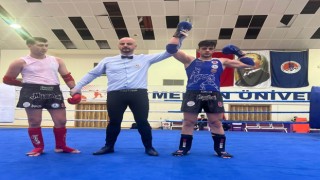 GAÜN öğrencisi Ünilig Muaythai Türkiye birincisi oldu