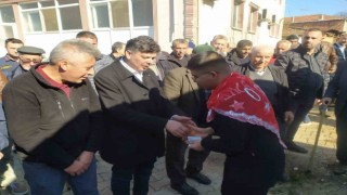 Geleneksel asker uğurlama törenlerine devam ediyorlar