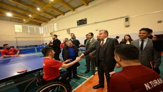 Gençlik ve Spor Bakanı Bak, sporcularla bir araya geldi