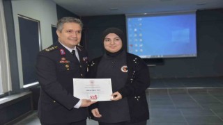 Giresunda Merve Esma Aydın, Jandarma Genel Komutanlığı resim yarışmasında il birincisi oldu