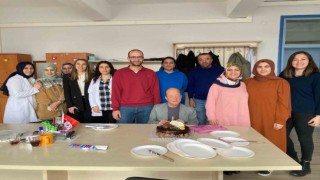 Görme engelli öğretmene doğrum günü sürprizi