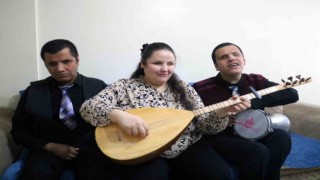 Gözleri görmeyen 3 kardeşin neşesi insanlara umut oluyor