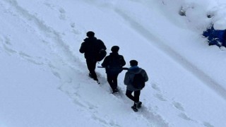 Hakkari ve Yüksekovada taşımalı eğitime kar engeli