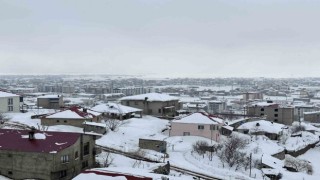 Hakkaride 10 köy ve 32 mezra yolu ulaşıma kapandı