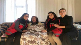 Hakkarili Zeynep Teyzeye doğum günü sürprizi