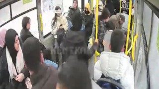 Halk otobüsünde fenalaşan öğrenciyi, otobüs şoförü hastaneye yetiştirdi