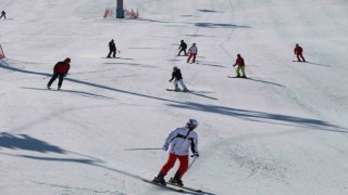 Hesarek Kayak Merkezini 3 hafta içinde 25 bin kişi ziyaret etti