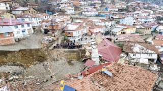 Heyelan yaşanan köyün önemli bir bölümü taşınacak