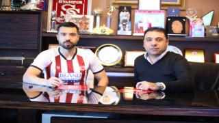 İbrahim Akdağ resmen Sivassporda