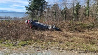 İki otomobil peş peşe takla atarak kaza yaptı