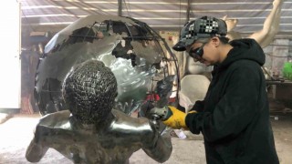 İranlı Meryem Kazemi, hurda metalleri göz alıcı sanat eserlerine dönüştürüyor
