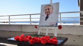 İş arkadaşlarından Prof.Dr. Demirbaşa, Nazım Hikmet şiiriyle veda