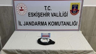 İstanbuldan Eskişehire uyuşturucu getirip satan şahıslar yakaladı